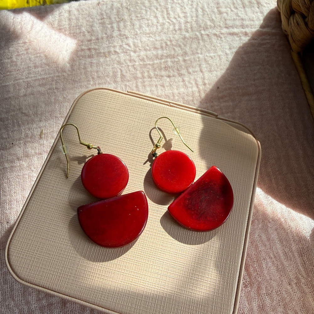 Elegant Red Dangle Earrings
